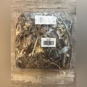 NWT Abercrombie & Fitch light grey camo essential sweatpant. Size XS Men’s.